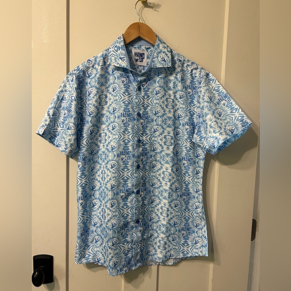 NWOT The Hang Out Men's All Over Blue Hawaiian Patterned Shirt Button Up